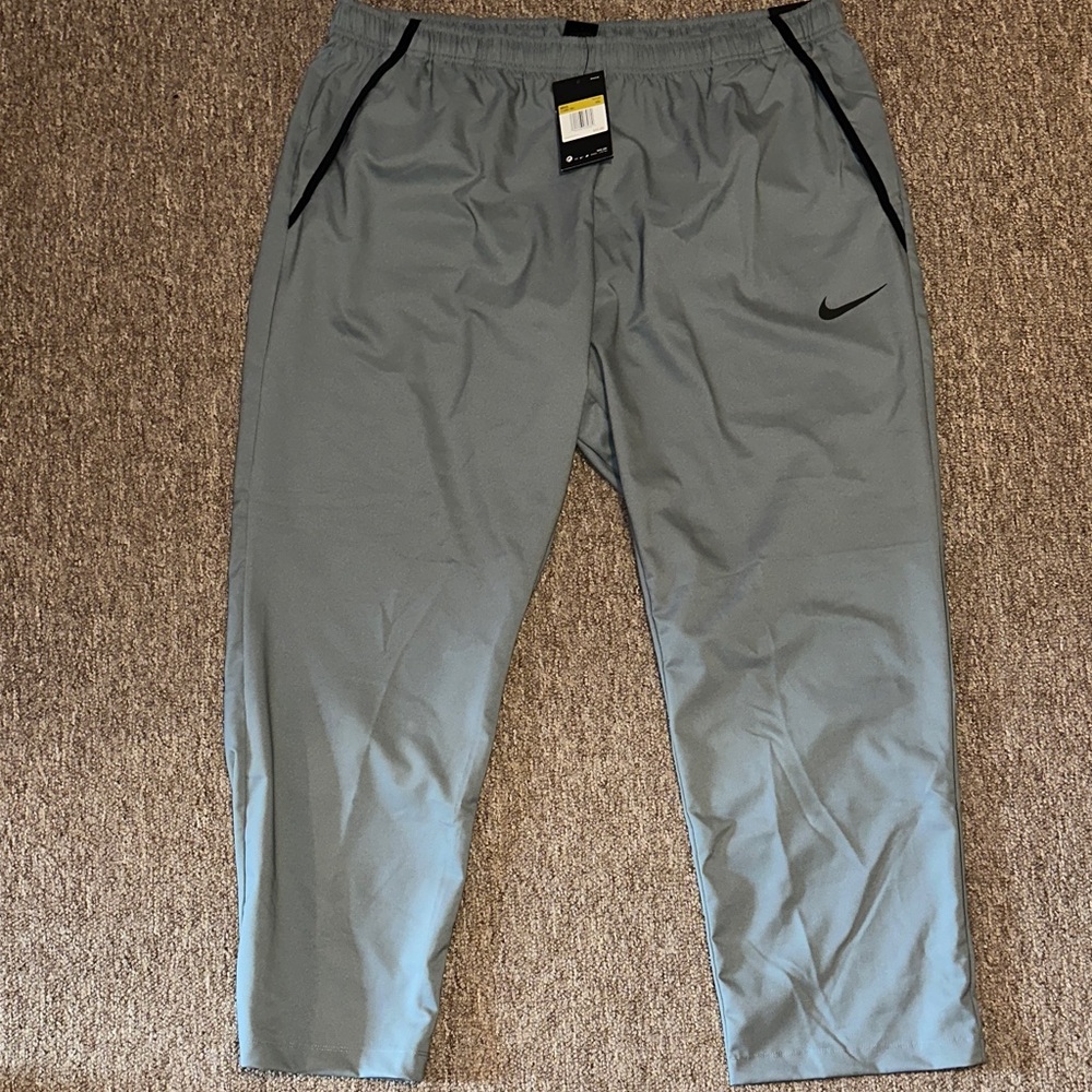 Nike Men's Gray Lightweight Athletic Pants
